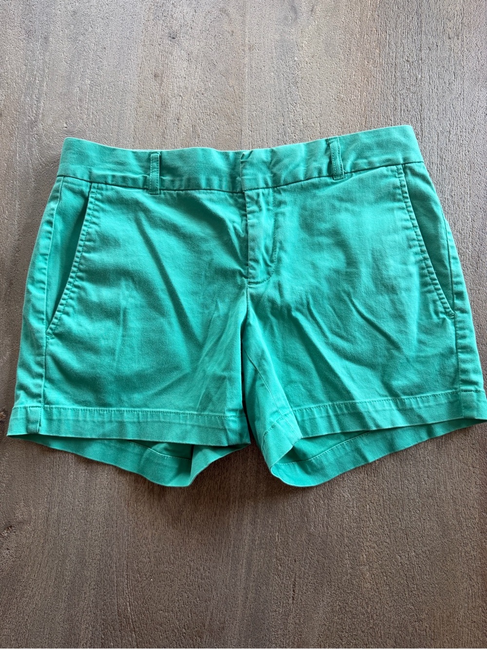 Banana Republic Women’s Stretch Chino Shorts | Size 2 | Bright Green Shorts